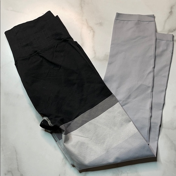 Athleta Black Stripe Intarsia Seamless Legging Size M - Picture 6 of 6